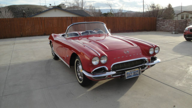 1962 Chevrolet Corvette (Factory Roman Red/Factory Black)