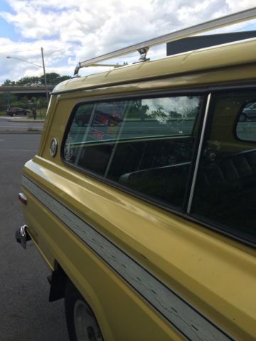 1977 Jeep Cherokee (Yellow/Tan)