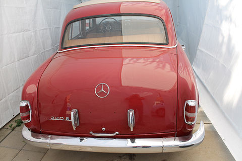 1957 Mercedes-Benz 200-Series (Red/Tan)
