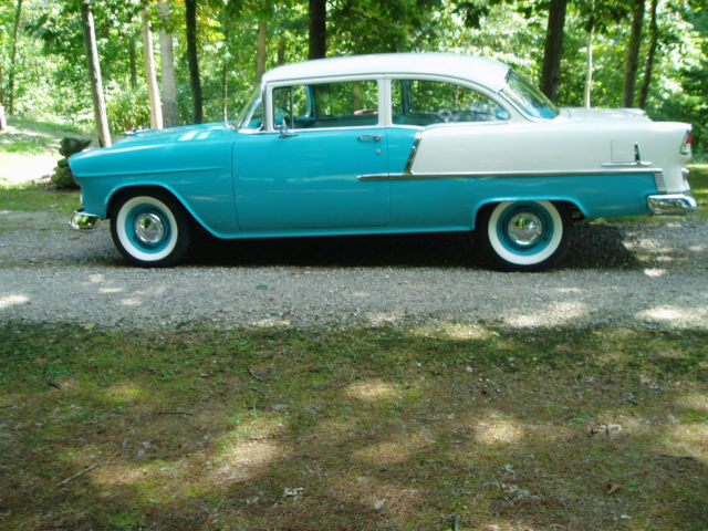 1955 Chevrolet Bel Air/150/210 (Blue/Black)