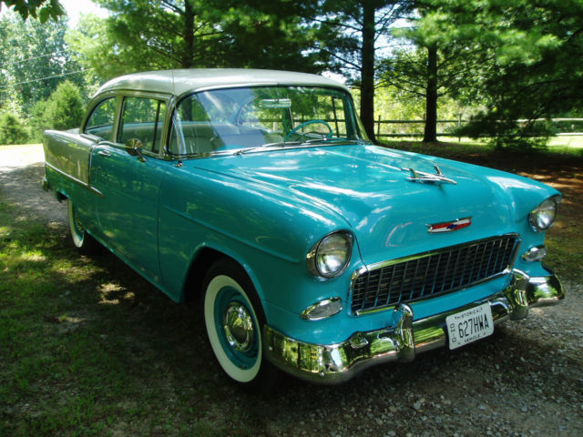 1955 Chevrolet Bel Air/150/210 (Blue/Black)