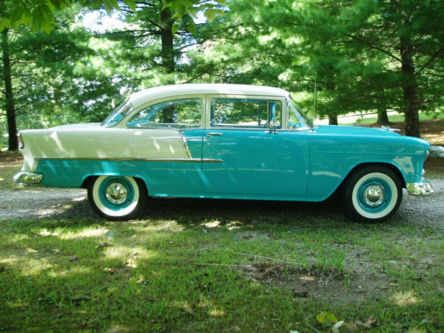 1955 Chevrolet Bel Air/150/210 (Blue/Black)