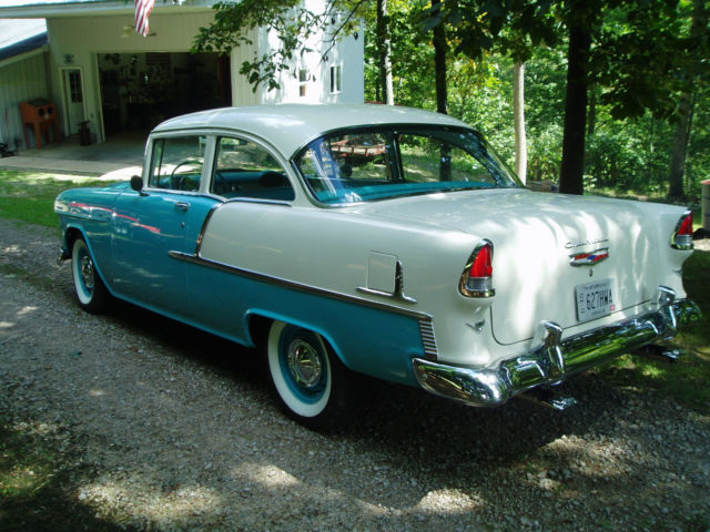1955 Chevrolet Bel Air/150/210 (Blue/Black)