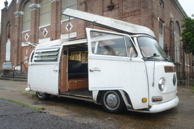 1971 Volkswagen Bus/Vanagon (White/Black)