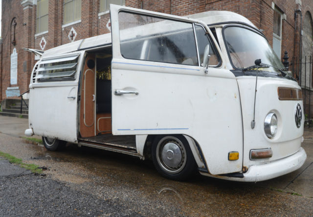 1971 Volkswagen Bus/Vanagon (White/Black)