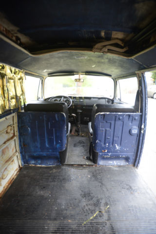 1971 Volkswagen Bus/Vanagon (White/Black)