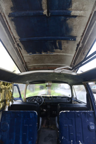 1971 Volkswagen Bus/Vanagon (White/Black)