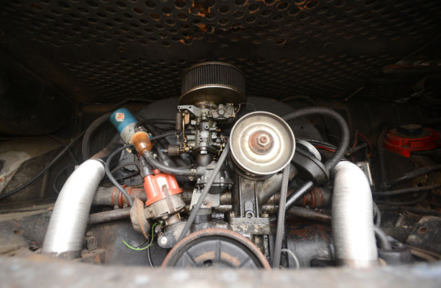 1971 Volkswagen Bus/Vanagon (White/Black)