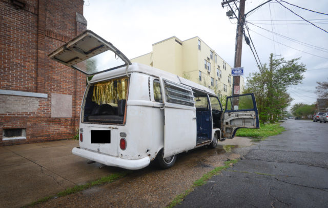 1971 Volkswagen Bus/Vanagon (White/Black)