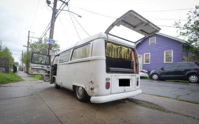 1971 Volkswagen Bus/Vanagon (White/Black)