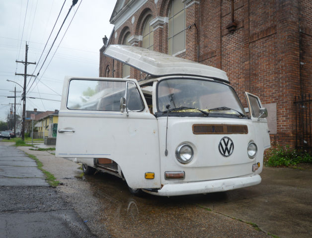1971 Volkswagen Bus/Vanagon (White/Black)