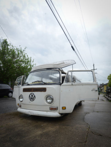 1971 Volkswagen Bus/Vanagon (White/Black)