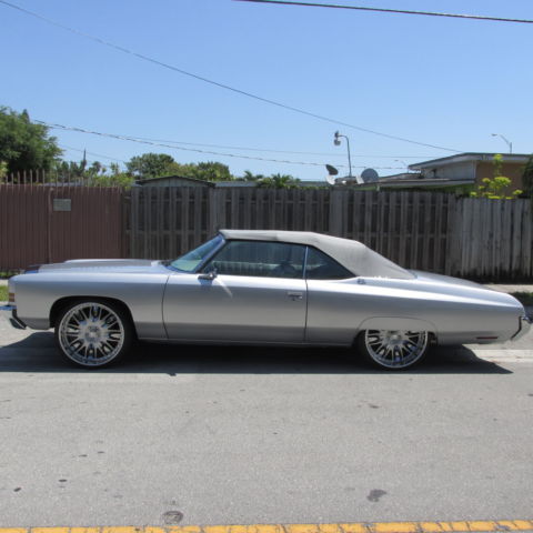 1972 Chevrolet Impala (Silver metallic/Grey leather)