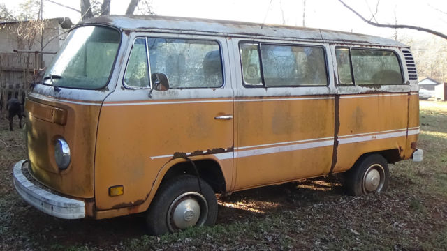 1977 Volkswagen Bus/Vanagon (Orange/Tan)