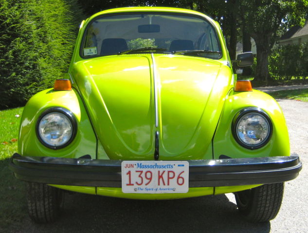 1974 Volkswagen Beetle - Classic (Bright Green/Black)