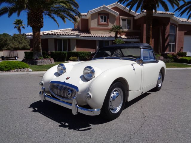 1960 Austin Healey Sprite (White/Red)