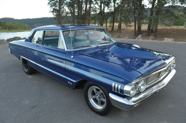 1964 Ford Galaxie (Blue/Blue)