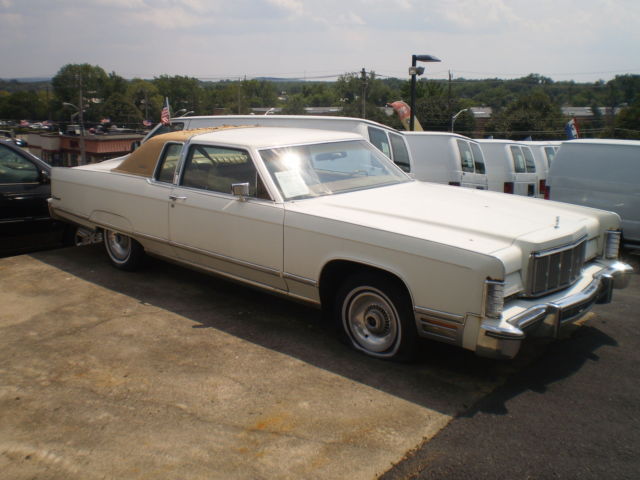 1975 Lincoln Continental (White/Tan)