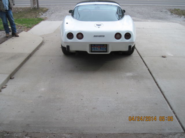 1978 Chevrolet Corvette (White/Red)