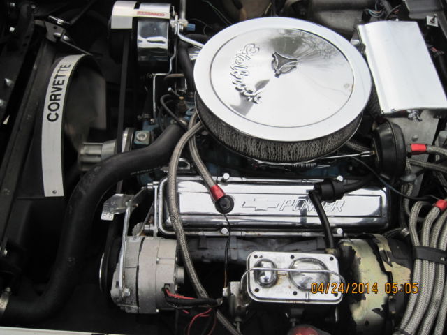 1978 Chevrolet Corvette (White/Red)