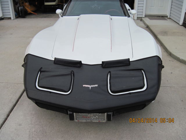 1978 Chevrolet Corvette (White/Red)