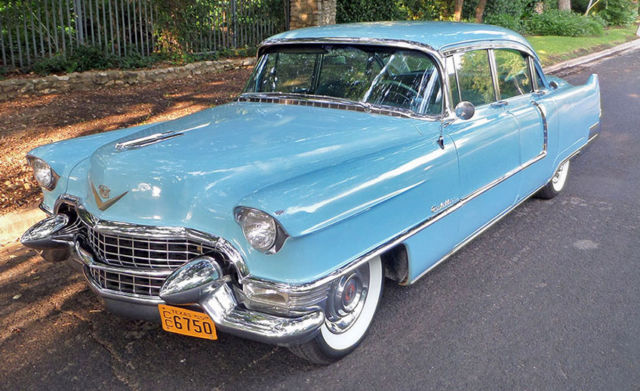 1955 Cadillac Fleetwood (Azure Blue/Blue V-cloth)