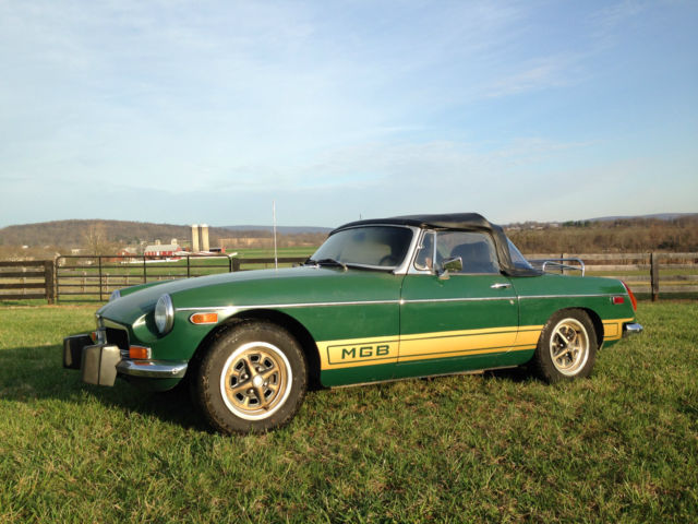 1974 MG MGB (Green/Tan)