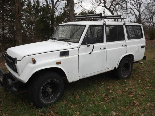 1973 Toyota Land Cruiser (White/Camo)