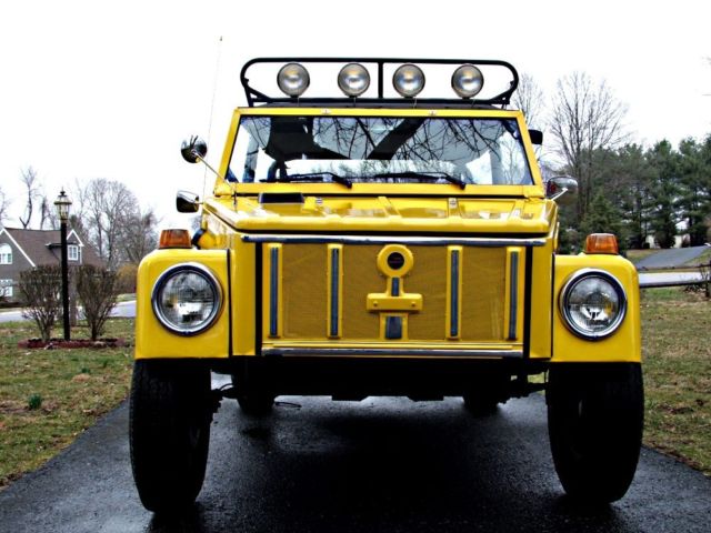 1973 Volkswagen Beetle - Classic (Yellow/Gray)