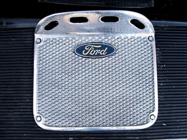 1979 Ford Fairlane (Yellow/Black)