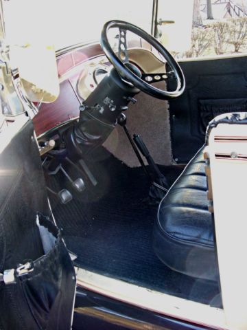 1979 Ford Fairlane (Yellow/Black)