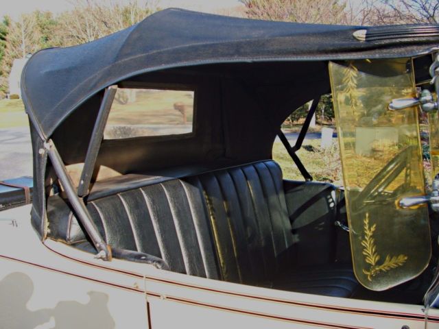 1979 Ford Fairlane (Yellow/Black)