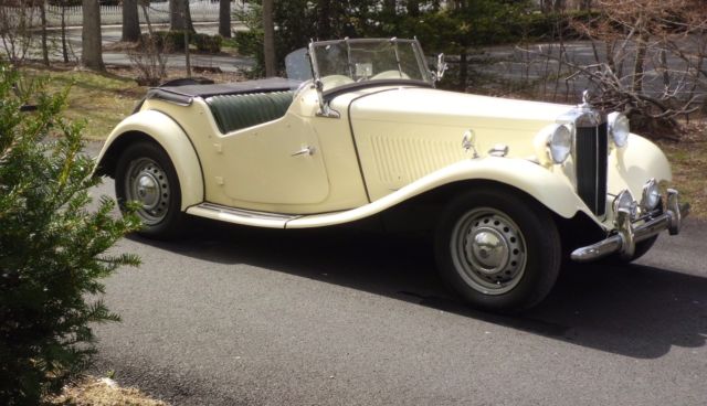 1952 MG T-Series (Burgundy/Tan)