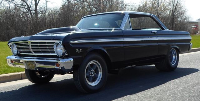 1965 Ford Falcon (Black/Black)