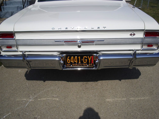 1964 Chevrolet Chevelle (ERMINE WHITE/AQUA)