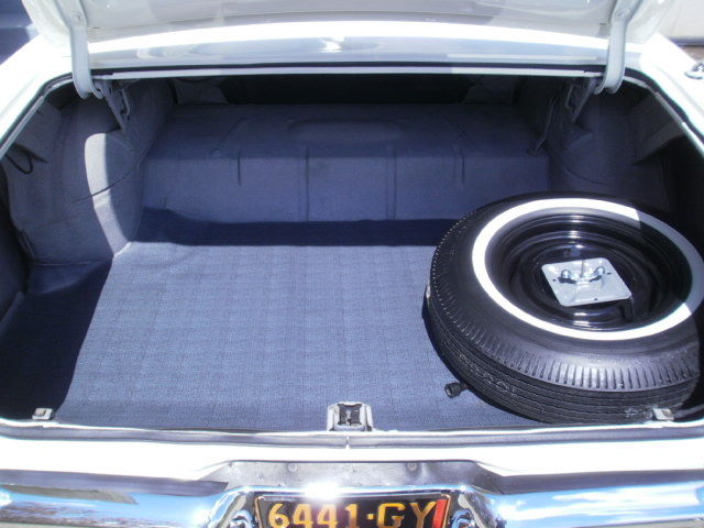 1964 Chevrolet Chevelle (ERMINE WHITE/AQUA)