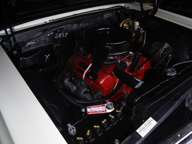 1964 Chevrolet Chevelle (ERMINE WHITE/AQUA)