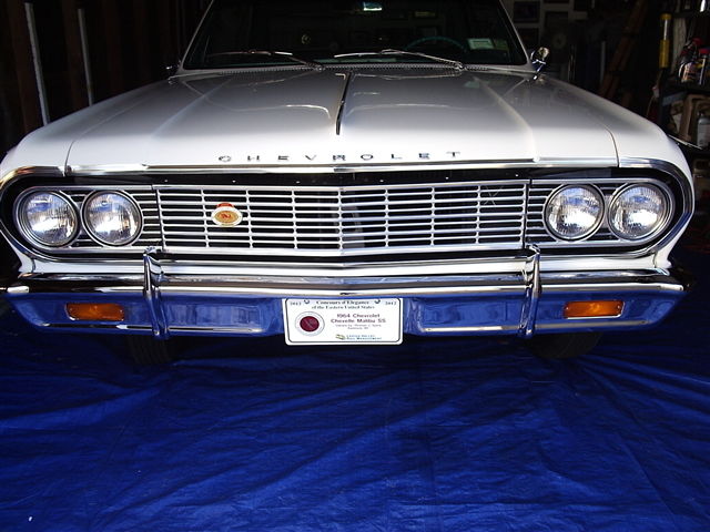 1964 Chevrolet Chevelle (ERMINE WHITE/AQUA)