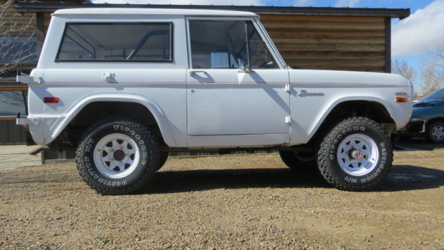 1971 Ford Bronco (White/White)