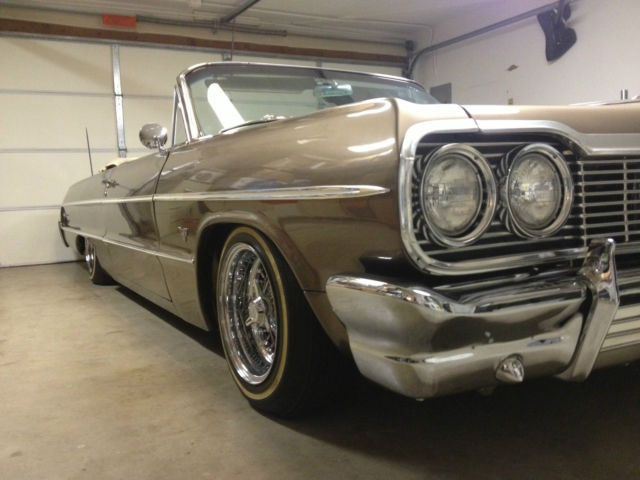 1964 Chevrolet Impala (Root beer brown/Beige)