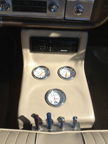 1964 Chevrolet Impala (Root beer brown/Beige)