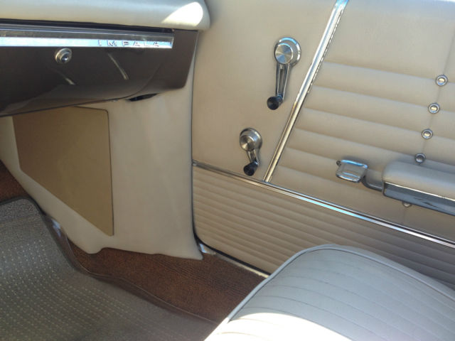 1964 Chevrolet Impala (Root beer brown/Beige)