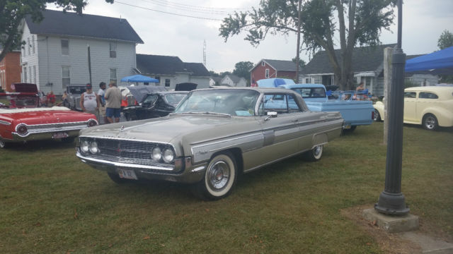 1962 Oldsmobile Starfire (Sierra Mist/Matching Mist 2 tone interior)