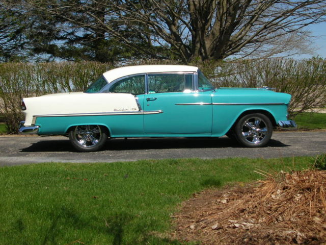 1955 Chevrolet Bel Air/150/210 (TURQUOISE AND IVORY/TURQUOISE AND IVORY)