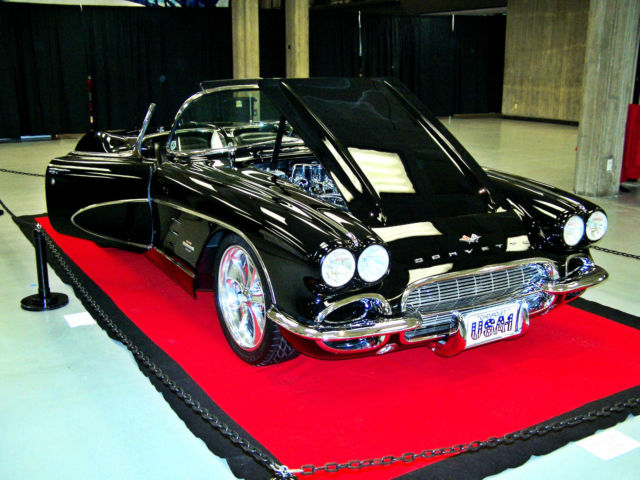 1961 Chevrolet Corvette (Black/Black)