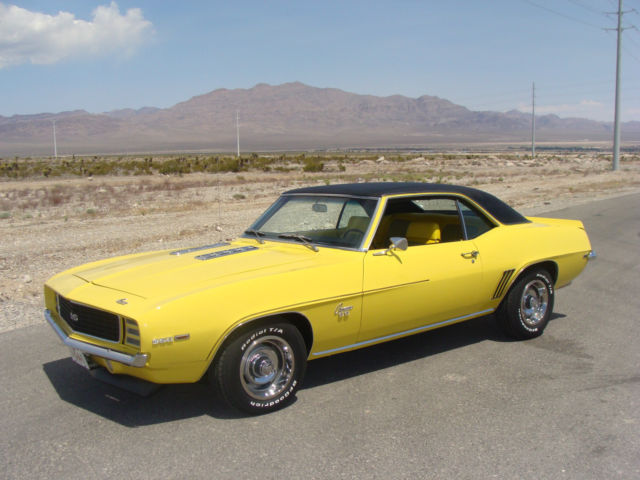 1969 Chevrolet Camaro (76B Daytona Yellow w/Black Vinyl Top/714 Yellow Houndstooth)