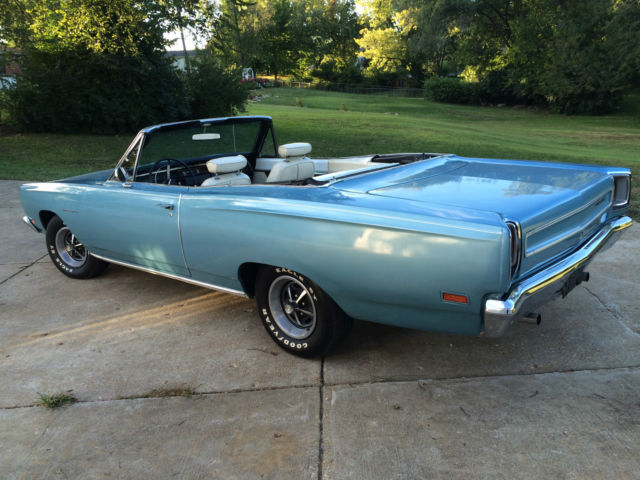 1969 Plymouth Satellite (Blue/White)