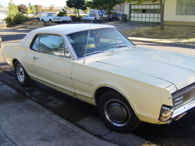 1967 Mercury Cougar (Yellow/White)