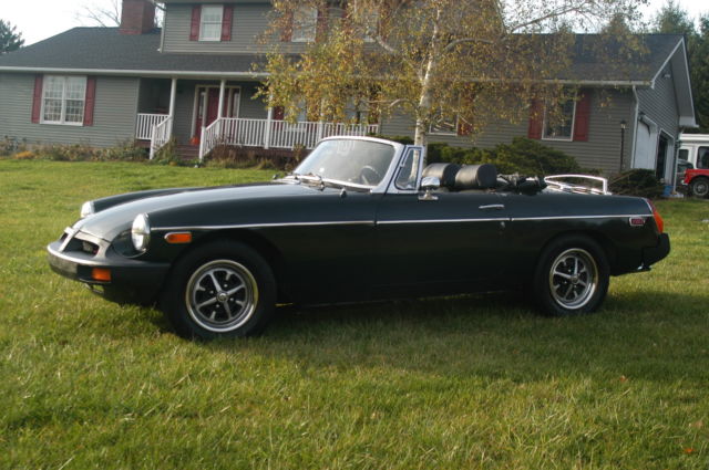 1975 MG MGB (Green/Black)