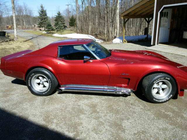 1974 Chevrolet Corvette (Burgundy/Black)